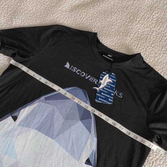 NWT Discover Sharks Large Black Shark Graphic Short Sleeve T-Shirt - Picture 7 of 15